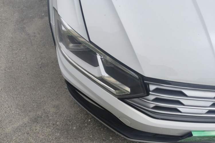 Used Volkswagen C-TREK 2018 1.5L Automatic Comfort Model Right Front Headlight