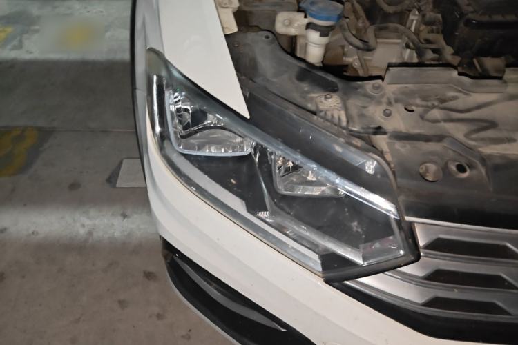 Used Volkswagen C-TREK 2018 1.5L Manual Comfort Model Right Front Headlight
