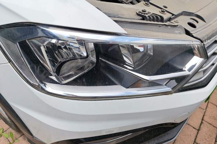 Used Volkswagen C-TREK 2018 1.5L Manual Comfort Model Right Front Headlight