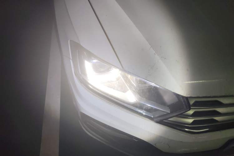 Used Volkswagen C-TREK 2018 230TSI DSG Comfort Model Right Front Headlight