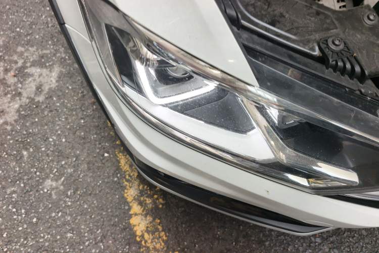 Used Volkswagen C-TREK 2018 1.5L Automatic Comfort Model Right Front Headlight