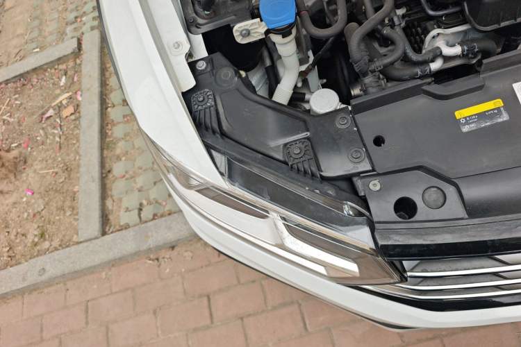 Used Volkswagen C-TREK 2018 230TSI DSG Comfort Model Right Front Headlight