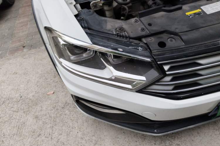 Used Volkswagen C-TREK 2018 1.5L Automatic Comfort Model Right Front Headlight