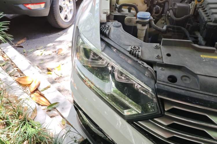 Used Volkswagen C-TREK 2018 1.5L Automatic Comfort Model Right Front Headlight