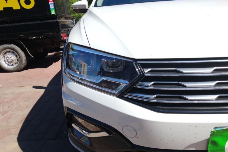 Used Volkswagen C-TREK 2018 230TSI DSG Comfort Model Right Front Headlight