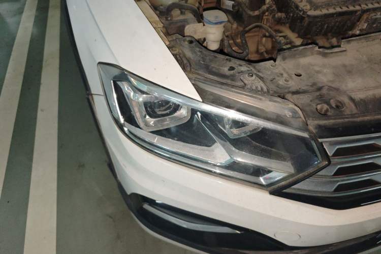 Used Volkswagen C-TREK 2018 1.5L Automatic Comfort Model Right Front Headlight