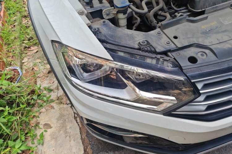Used Volkswagen C-TREK 2018 230TSI DSG Comfort Model Right Front Headlight