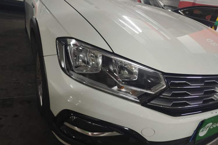 Used Volkswagen C-TREK 2018 1.5L Automatic Comfort Model Right Front Headlight