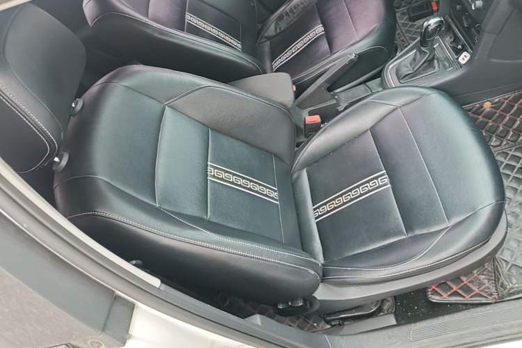 Used Volkswagen C-TREK 2018 1.5L Automatic Fashion Model Right Front Seat