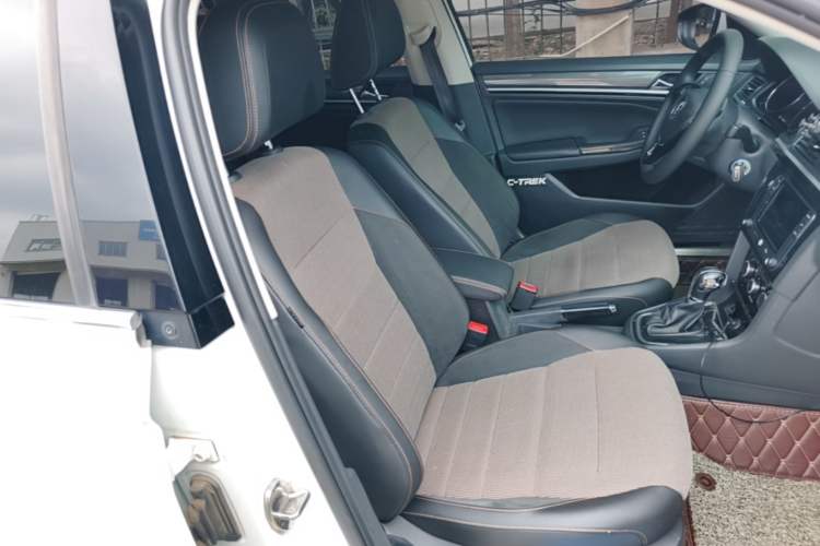 Used Volkswagen C-TREK 2018 1.5L Automatic Comfort Model Right Front Seat