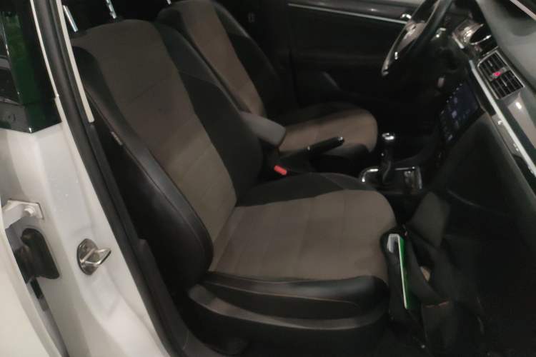Used Volkswagen C-TREK 2018 1.5L Manual Comfort Model Right Front Seat