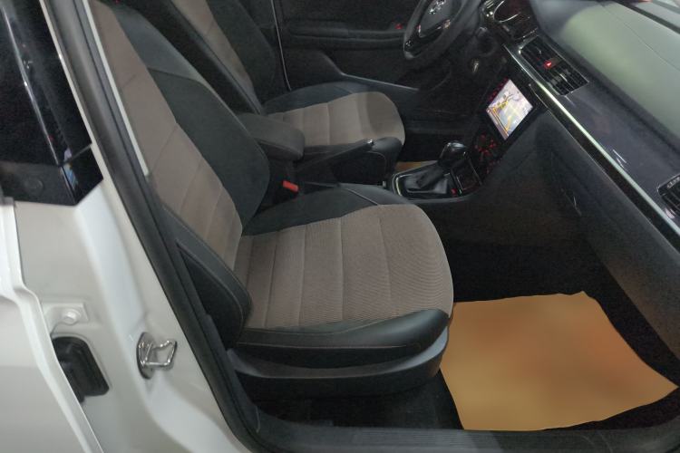 Used Volkswagen C-TREK 2018 1.5L Automatic Comfort Model Right Front Seat
