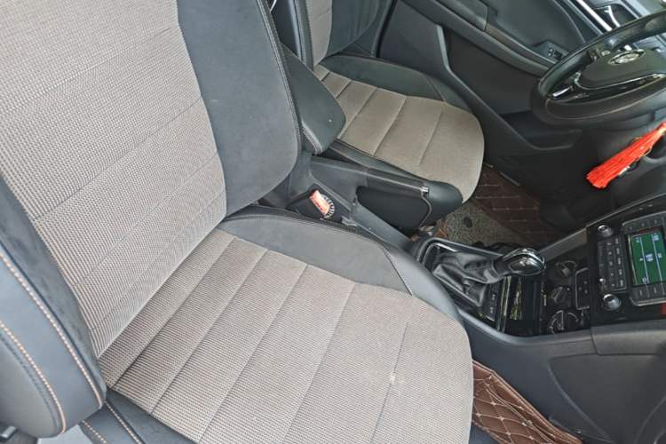 Used Volkswagen C-TREK 2018 230TSI DSG Comfort Model Right Front Seat