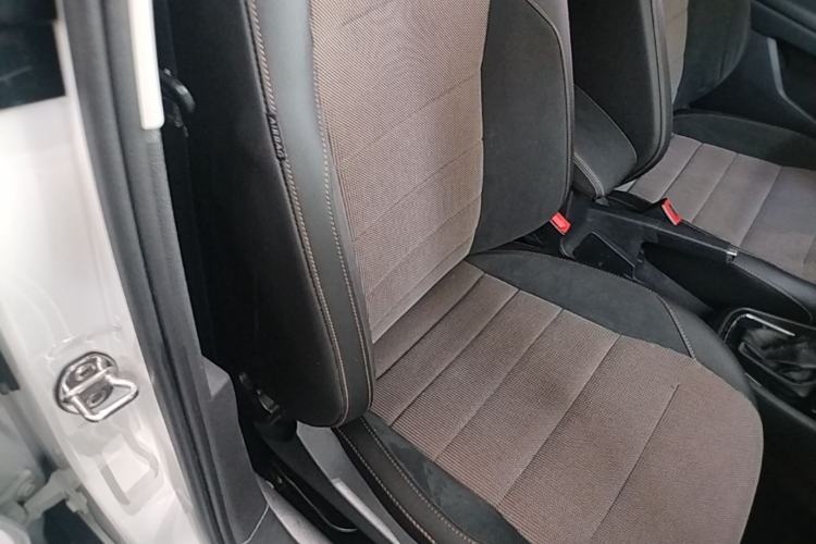 Used Volkswagen C-TREK 2018 230TSI DSG Comfort Model Right Front Seat