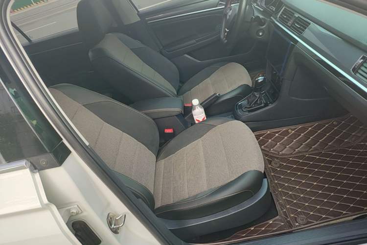 Used Volkswagen C-TREK 2018 1.5L Automatic Comfort Model Right Front Seat