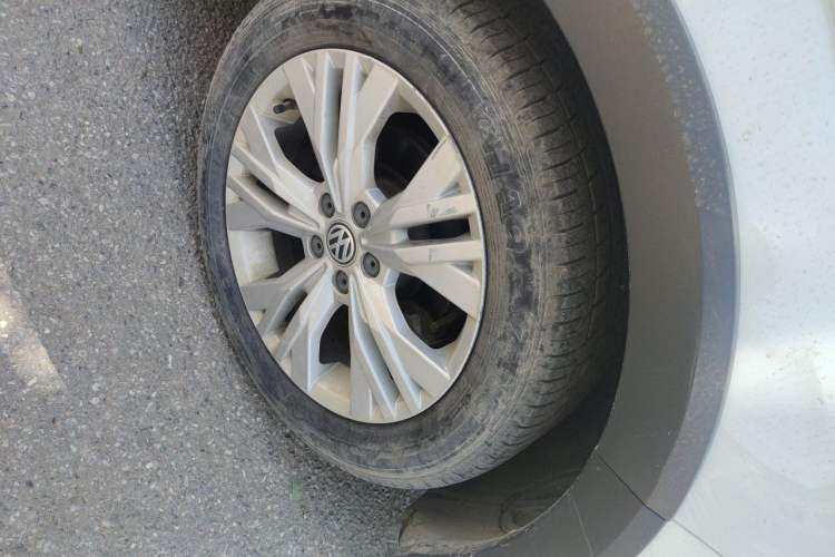 Used Volkswagen C-TREK 2018 1.5L Manual Comfort Model Right Front Wheel Hub