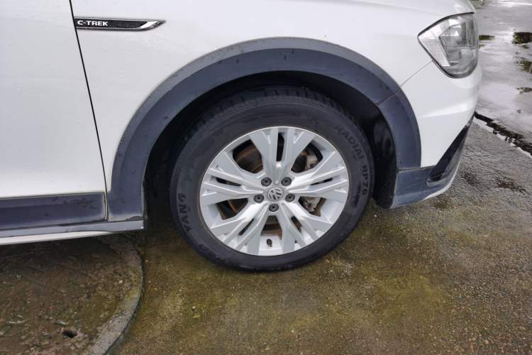 Used Volkswagen C-TREK 2018 230TSI DSG Comfort Model Right Front Wheel Hub