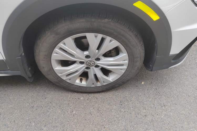 Used Volkswagen C-TREK 2018 230TSI DSG Comfort Model Right Front Wheel Hub