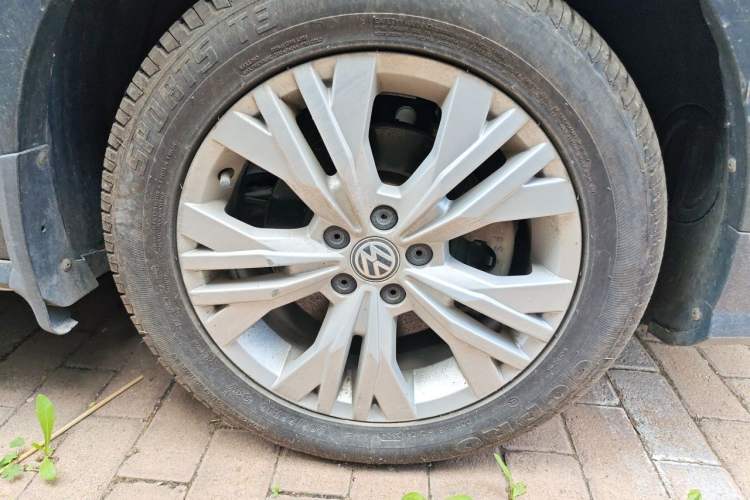 Used Volkswagen C-TREK 2018 1.5L Manual Comfort Model Right Front Wheel Hub