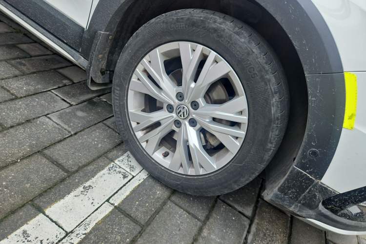 Used Volkswagen C-TREK 2018 1.5L Automatic Comfort Model Right Front Wheel Hub