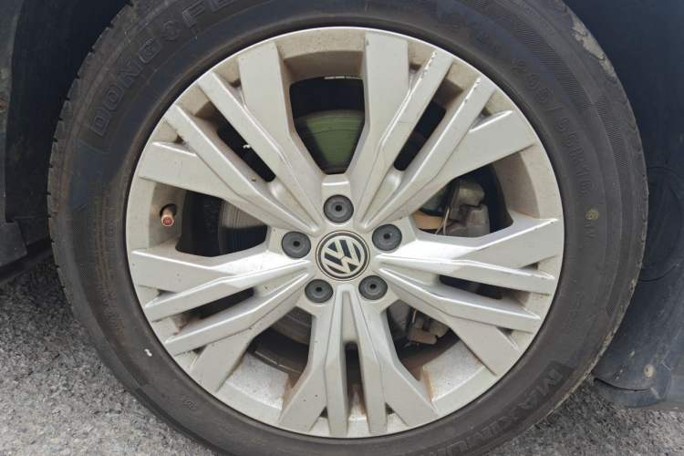 Used Volkswagen C-TREK 2018 230TSI DSG Comfort Model Right Front Wheel Hub