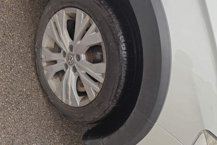 Used Volkswagen C-TREK 2018 1.5L Automatic Comfort Model Right Front Wheel Hub