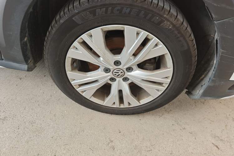 Used Volkswagen C-TREK 2018 1.5L Automatic Comfort Model Right Front Wheel Hub