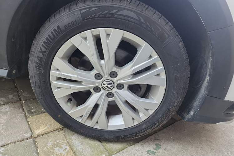 Used Volkswagen C-TREK 2018 1.5L Automatic Comfort Model Right Front Wheel Hub