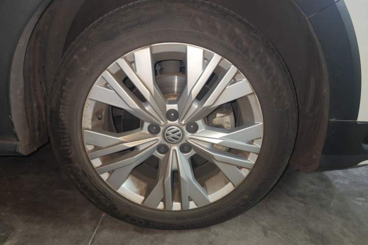 Used Volkswagen C-TREK 2018 1.5L Automatic Comfort Model Right Front Wheel Hub