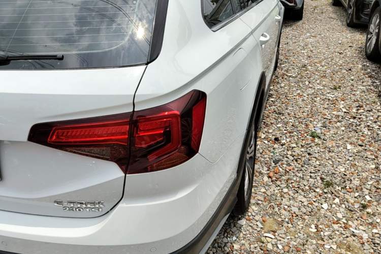 Used Volkswagen C-TREK 2018 230TSI DSG Comfort Model Right Rear Taillight