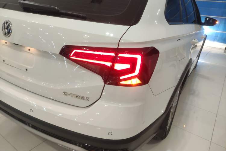 Used Volkswagen C-TREK 2018 1.5L Manual Comfort Model Right Rear Taillight