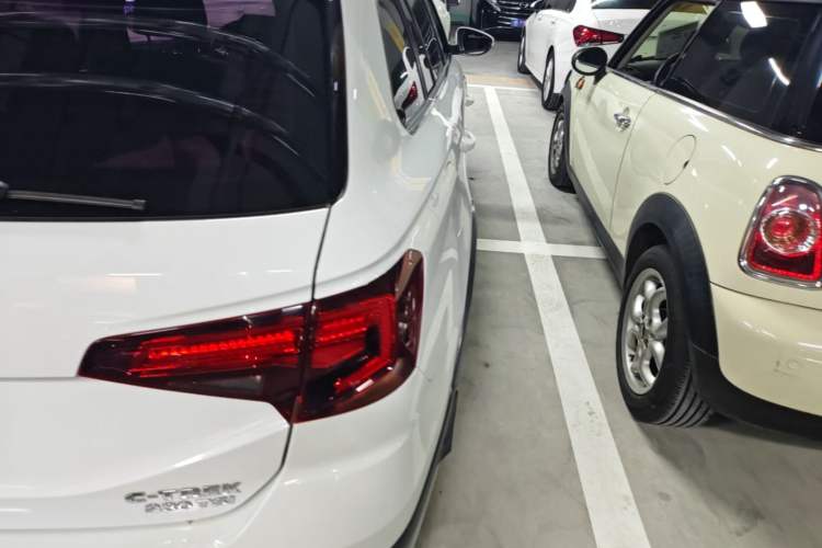 Used Volkswagen C-TREK 2018 230TSI DSG Comfort Model Right Rear Taillight