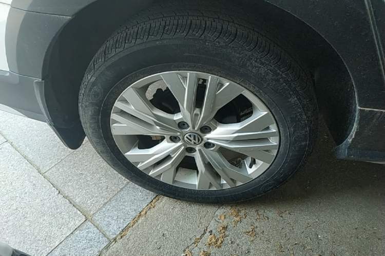 Used Volkswagen C-TREK 2018 1.5L Automatic Comfort Model Right Rear Wheel Hub