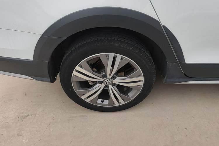 Used Volkswagen C-TREK 2018 1.5L Automatic Fashion Model Right Rear Wheel Hub