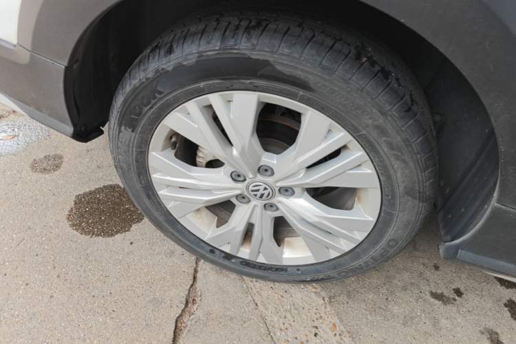 Used Volkswagen C-TREK 2018 1.5L Automatic Comfort Model Right Rear Wheel Hub