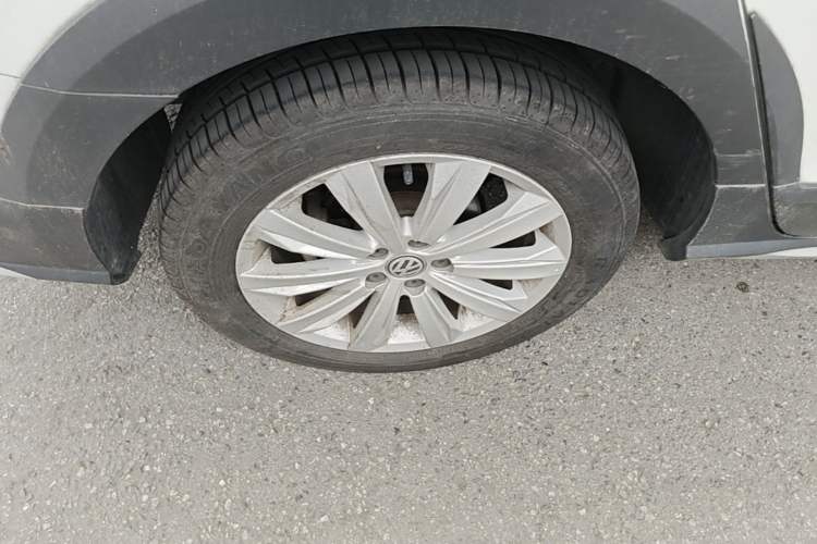 Used Volkswagen C-TREK 2018 1.5L Automatic Fashion Model Right Rear Wheel Hub