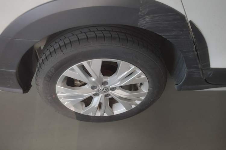 Used Volkswagen C-TREK 2018 230TSI DSG Comfort Model Right Rear Wheel Hub
