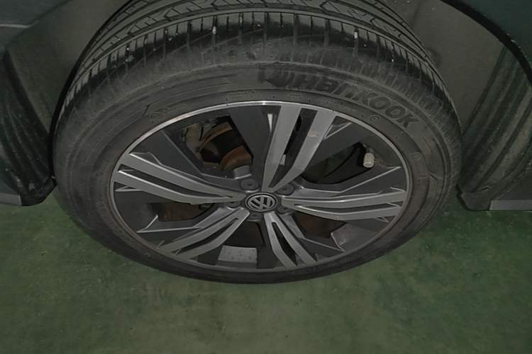 Used Volkswagen C-TREK 2018 230TSI DSG Luxury Version Right Rear Wheel Hub