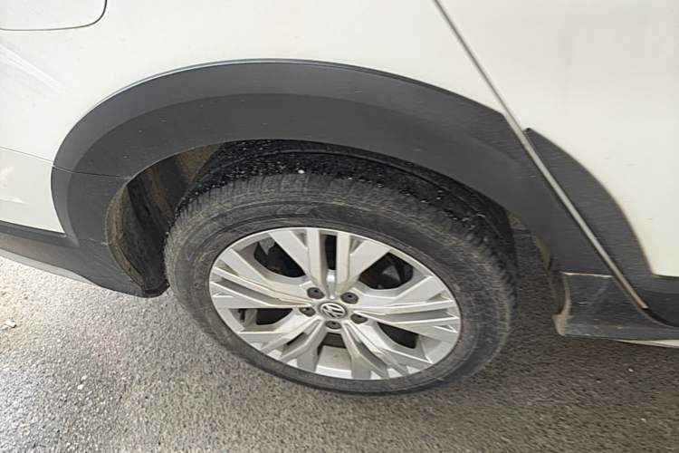 Used Volkswagen C-TREK 2018 230TSI DSG Comfort Model Right Rear Wheel Hub