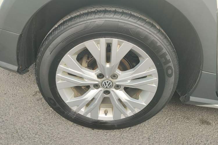 Used Volkswagen C-TREK 2018 1.5L Automatic Comfort Model Right Rear Wheel Hub