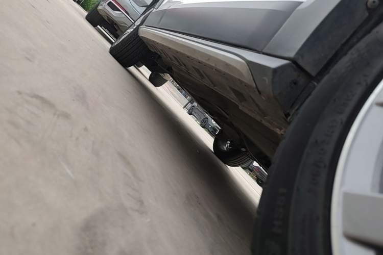 Used Volkswagen C-TREK 2018 1.5L Automatic Fashion Model Right Side Sill