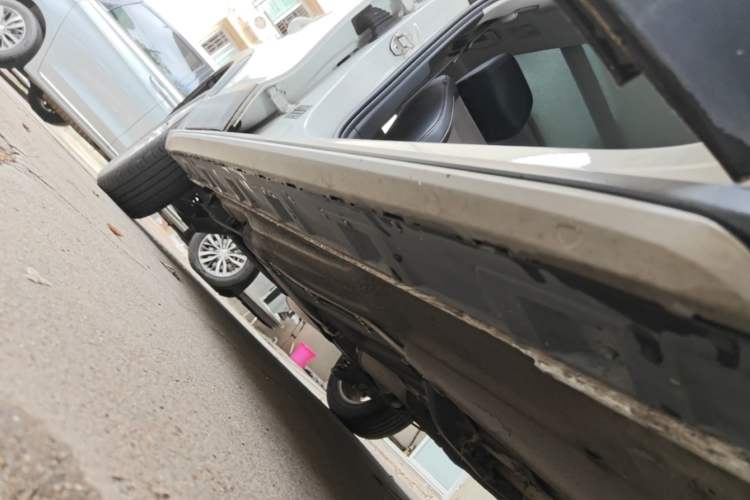 Used Volkswagen C-TREK 2018 1.5L Automatic Comfort Model Right Side Sill
