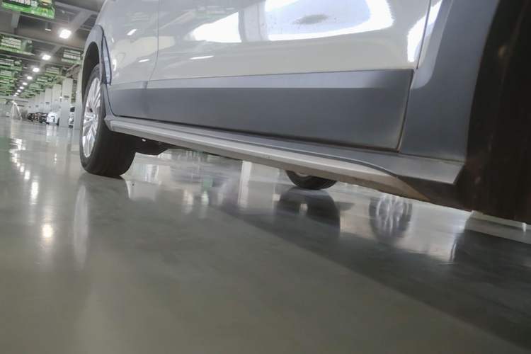 Used Volkswagen C-TREK 2018 230TSI DSG Comfort Model Right Side Sill