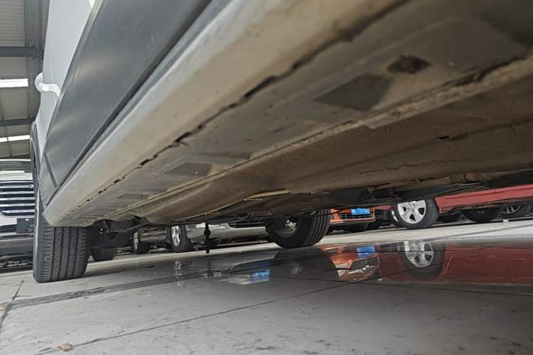 Used Volkswagen C-TREK 2018 230TSI DSG Comfort Model Right Side Sill