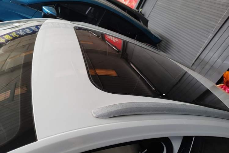 Used Volkswagen C-TREK 2018 1.5L Automatic Comfort Model Roof