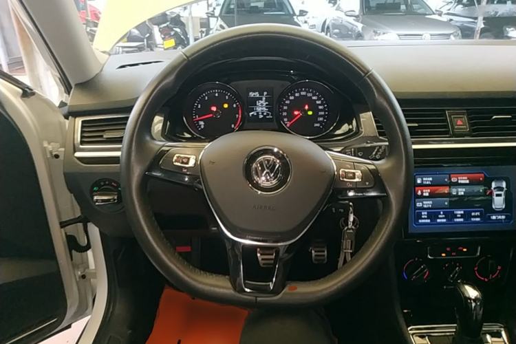 Used Volkswagen C-TREK 2018 1.5L Automatic Comfort Model Steering Wheel