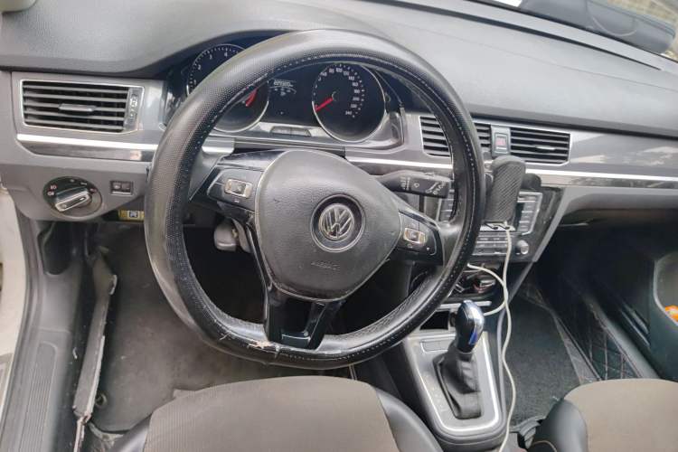 Used Volkswagen C-TREK 2018 1.5L Automatic Comfort Model Steering Wheel