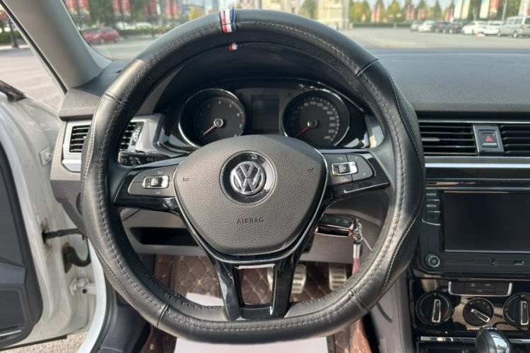 Used Volkswagen C-TREK 2018 230TSI DSG Comfort Model Steering Wheel