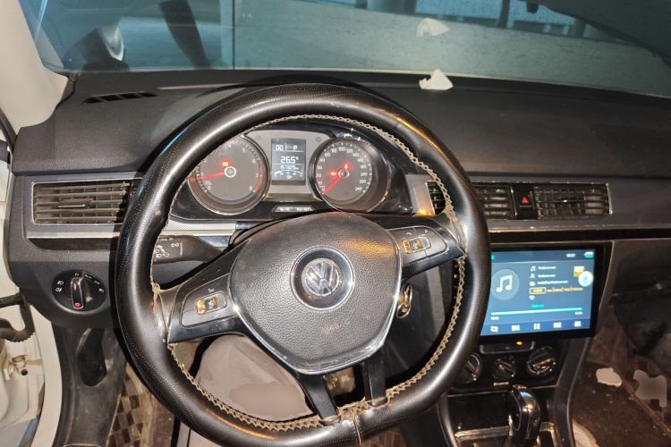 Used Volkswagen C-TREK 2018 230TSI DSG Comfort Model Steering Wheel