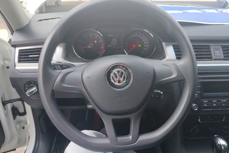 Used Volkswagen C-TREK 2018 1.5L Automatic Fashion Model Steering Wheel